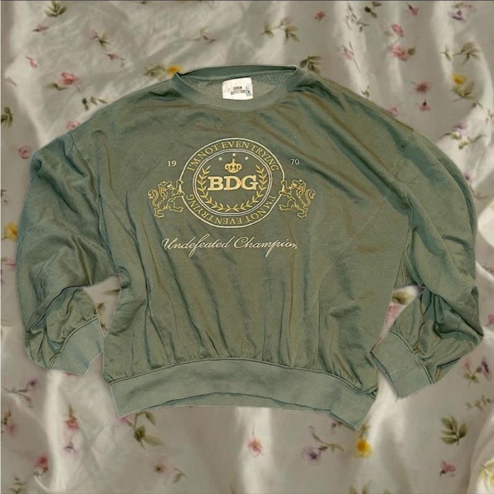 urban outfitters green & gold sweatshirt🪐